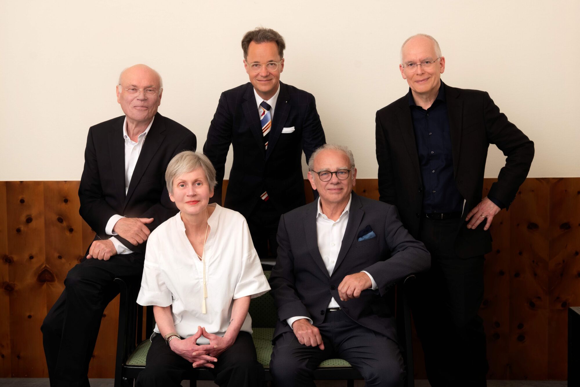 Von links nach rechts: Obere Reihe: Herbert Remmert, Dr. Lorenz Bülow, Dr. Dirk Olaf Hanke, Untere Reihe: Stephanie Schnürer, Michael Reuther